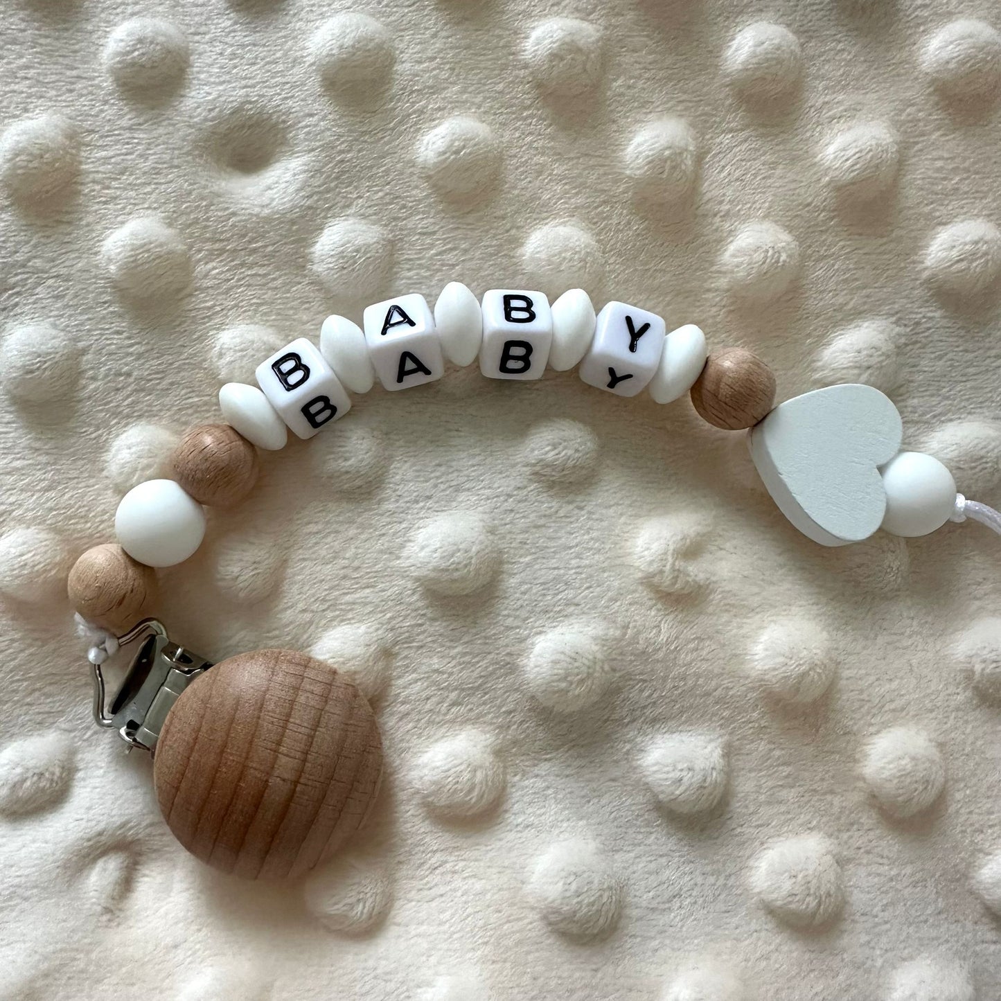 Attache-tétine « Petit Cœur de Bois »