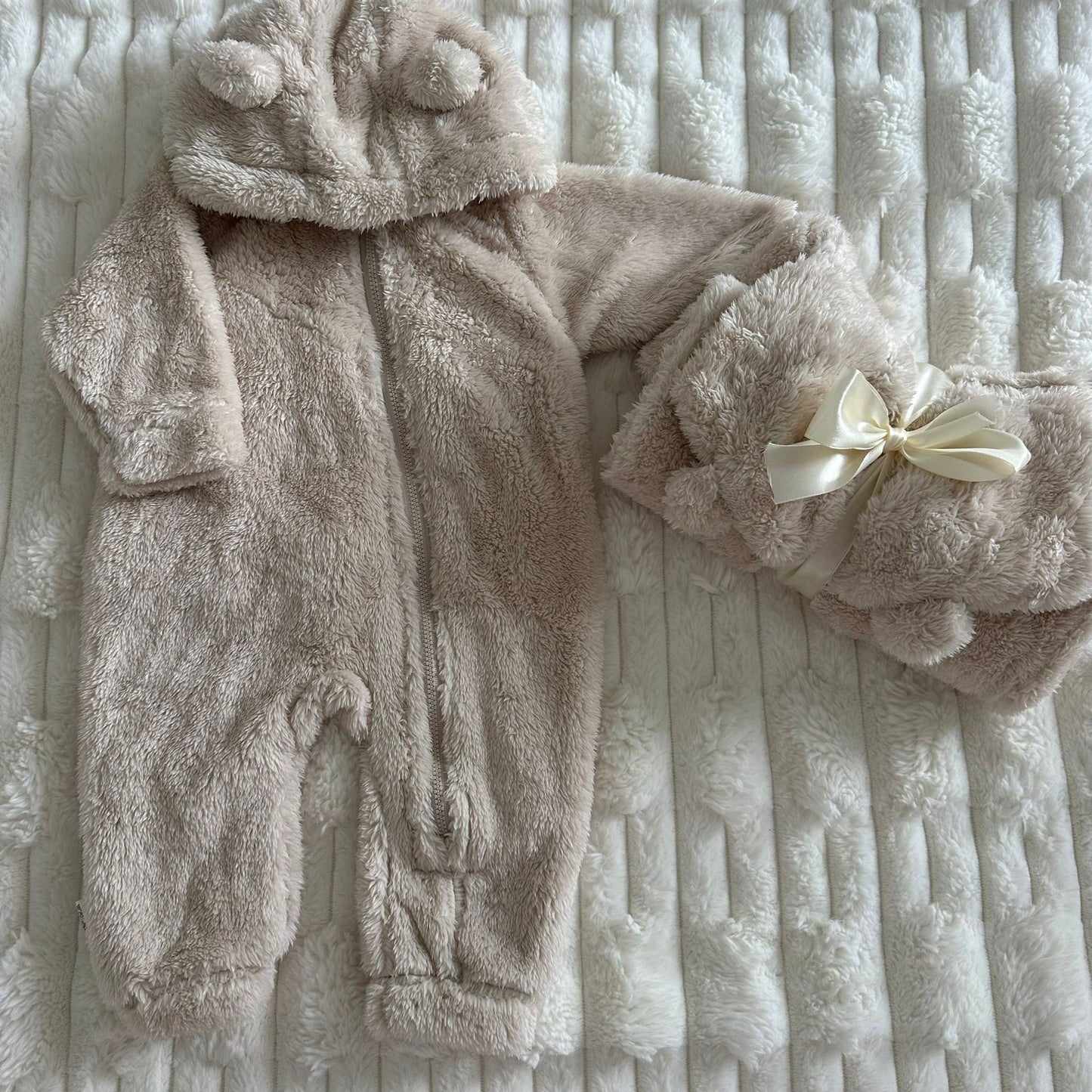 Combinaison « Mon petit Ours d’hiver » 65cm