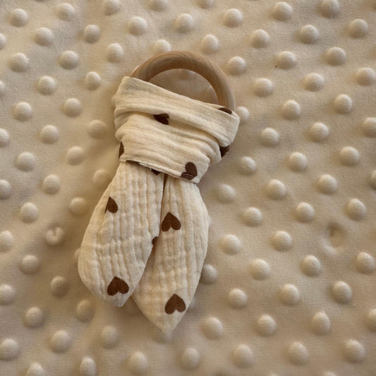 Hochet « petit cœur à câliner »